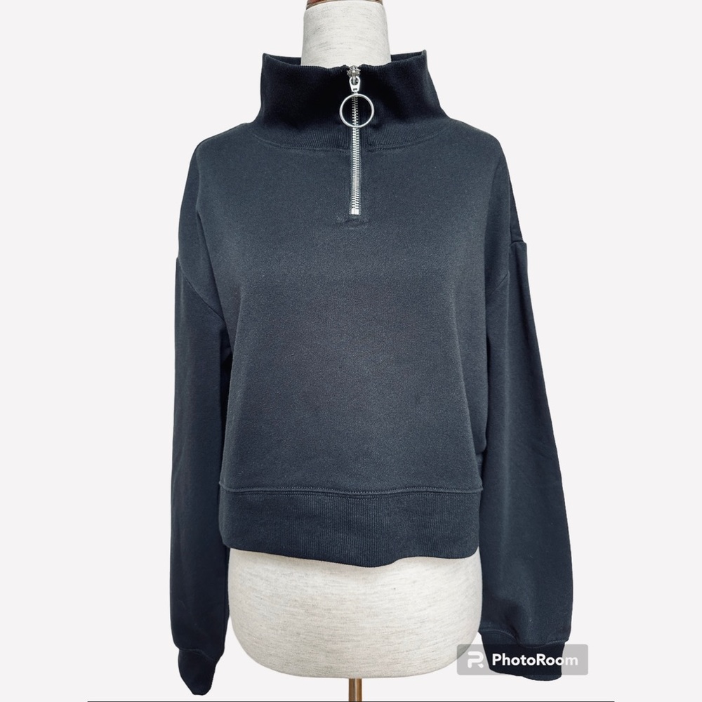 H&M Black Top Zipper High Neck Cropped Sweatshirt, S